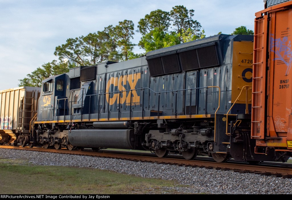 CSX 4726 is the mid-train DPU on M457 (Waycross to Orlando) 